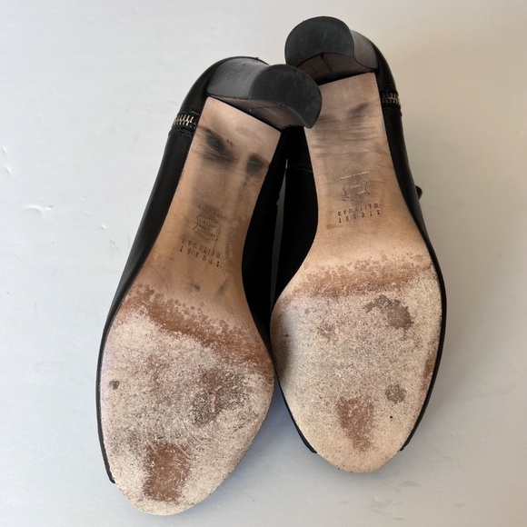 Stuart Weitzman Black Nappa Leather "Jump" Peep-Toe Bootie Size 10 Includes Box - Picture 8 of 11